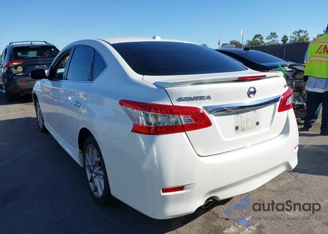 2015 Nissan Sentra Sr z USA, uszkodzony, nr VIN 3N1AB7AP3FY358682